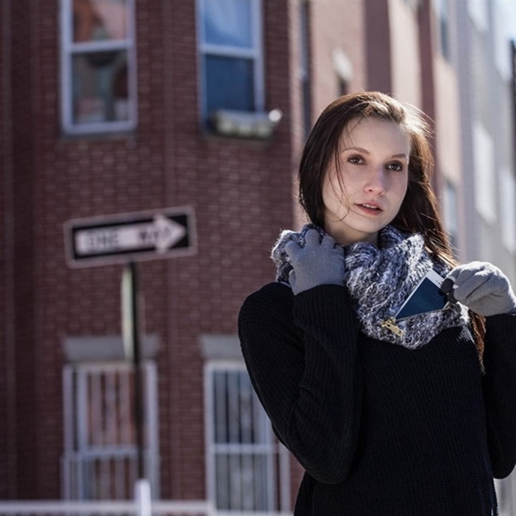 2 Brand new very cozy scarves. MinxNY - Picture 12 of 12